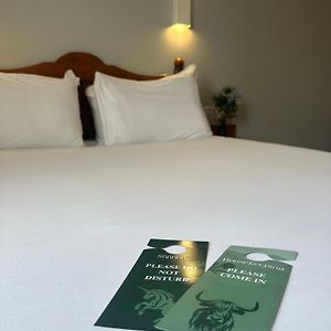 Go2 Glasgow Cumbernauld Hotel - Free Parking And Pet Friendly
